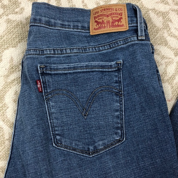 Levi's Denim - Euc Levi’s 505 high rise straight mom jeans 12